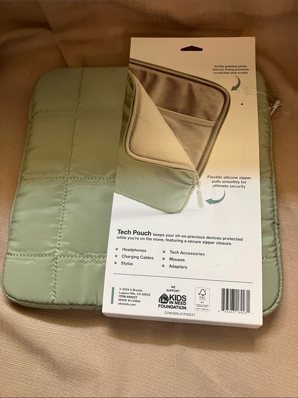 Quilted Mint Green Tech Pouch Tablet Sleeve - 10x10 Inches - Picture 2 of 2